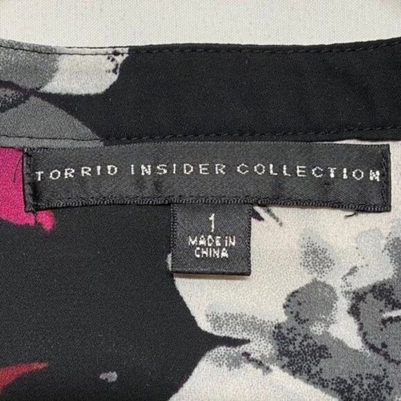 Torrid V- Neck Top Women's 1X Black Red Pink Floral Lightweight Roll Tab Sleeve - Picture 6 of 7